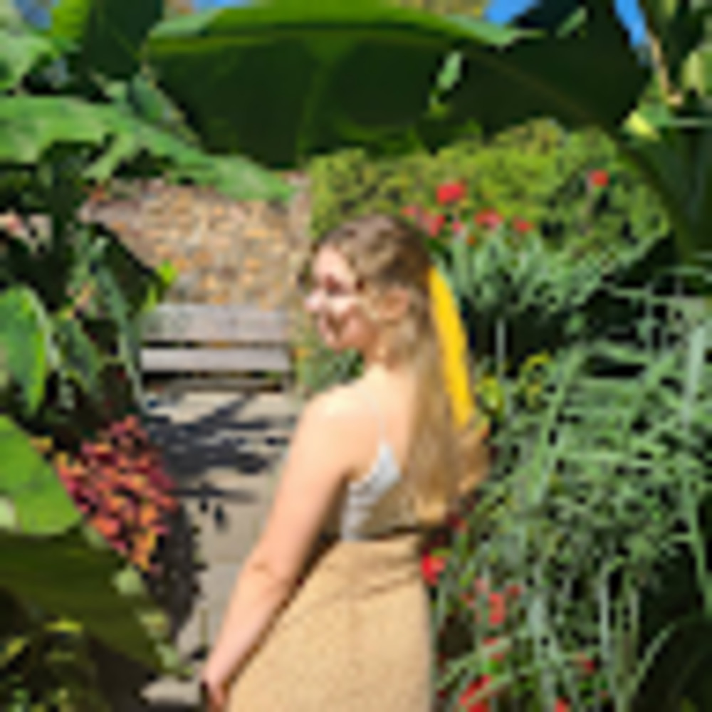 Meet your Posher, Alicia